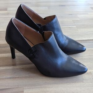 Calvin Klein Women's‎ Black Heeled Shoes (Sz 7)